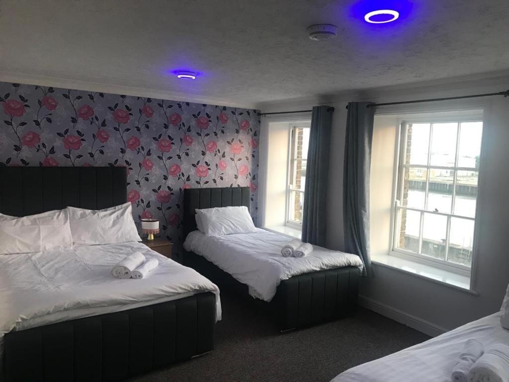 Spacious One Bedroom Flat With River View, 1E Great Yarmouth Eksteriør billede