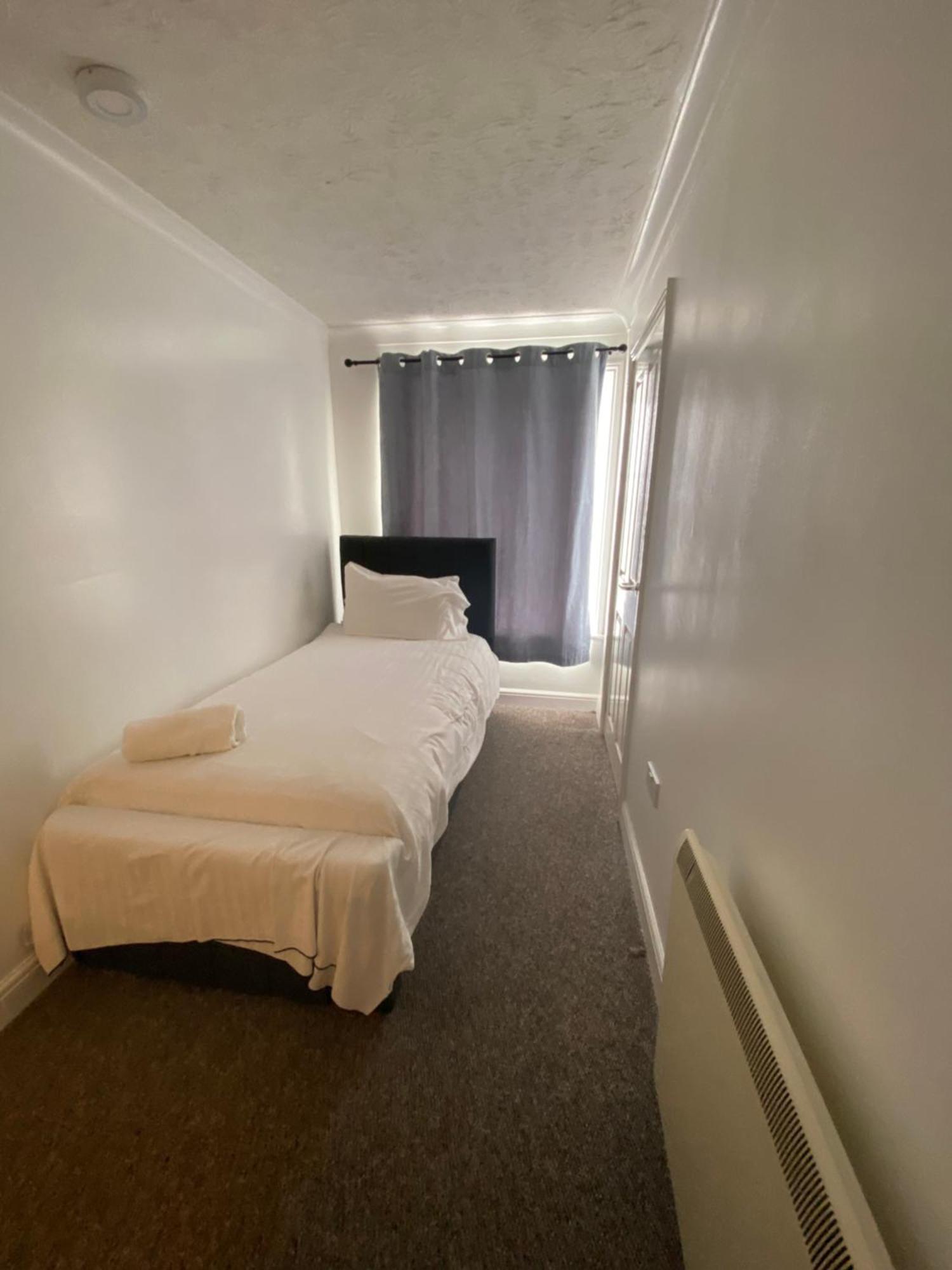 Spacious One Bedroom Flat With River View, 1E Great Yarmouth Eksteriør billede